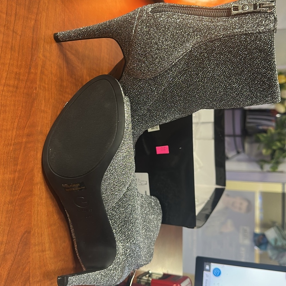 G by Guess High Heels 👠 - Picture 6 of 7